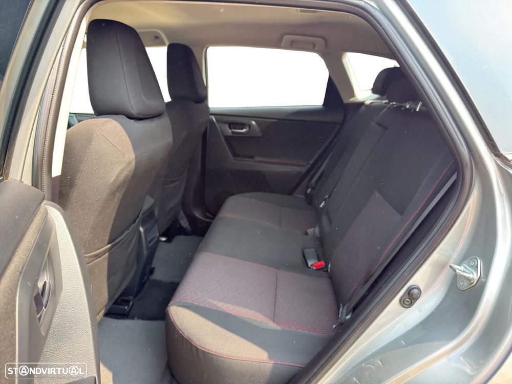 Toyota Auris 1.4 D-4D Exclusive - 13