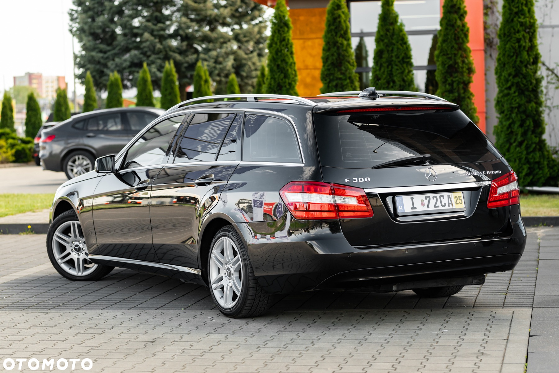 Mercedes-Benz Klasa E 300 T BlueTEC HYBRID 7G-TRONIC Avantgarde - 14
