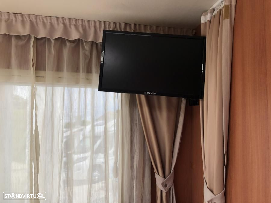 Laika Serie X X713r cama central - 35