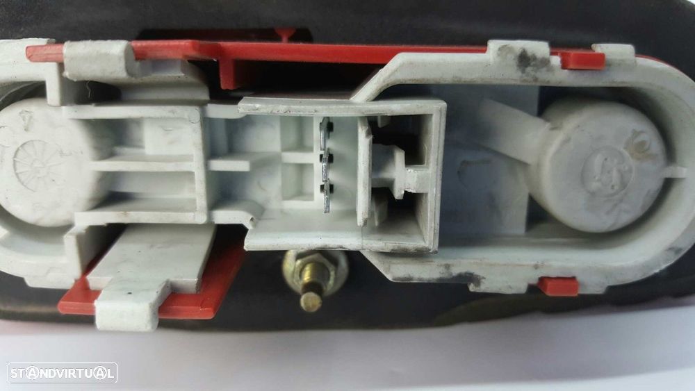 FAROLIM TRASEIRO ESQUERDO ALFA ROMEO 156 (116) 1.6 T.SPARK PROGRESSION - 4