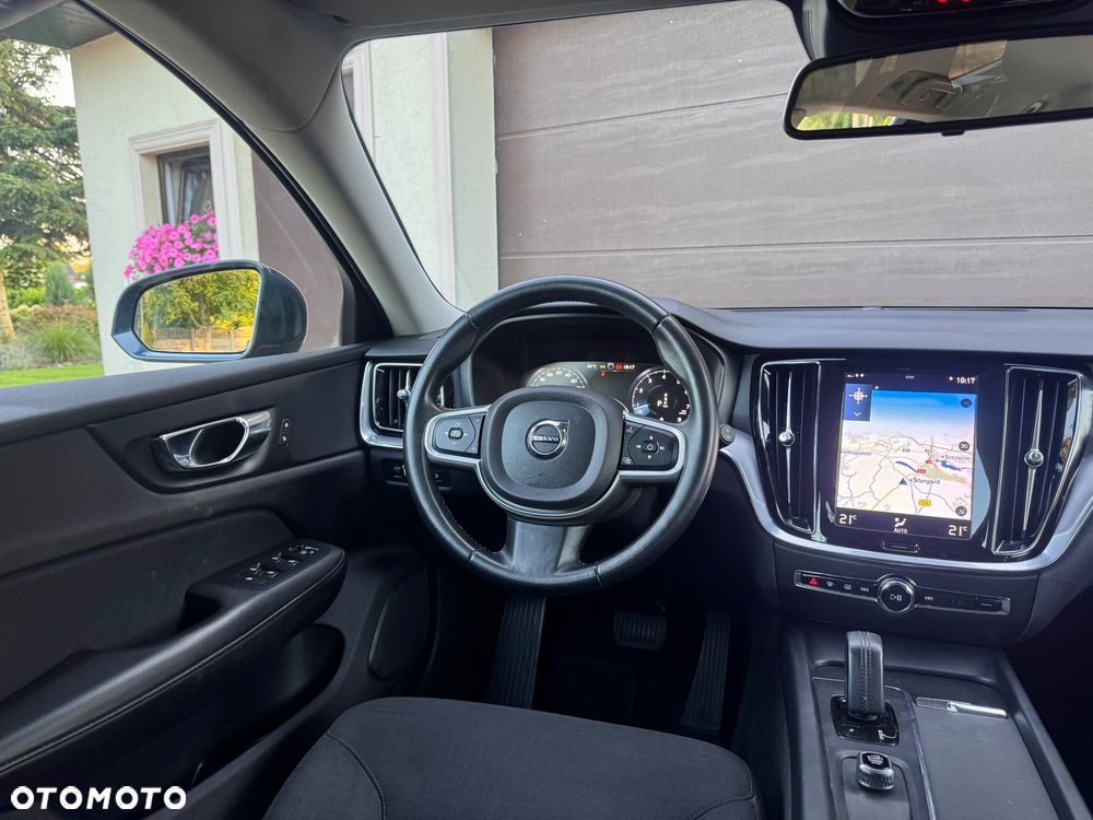 Volvo V60 B3 B DKG Momentum Pro - 6