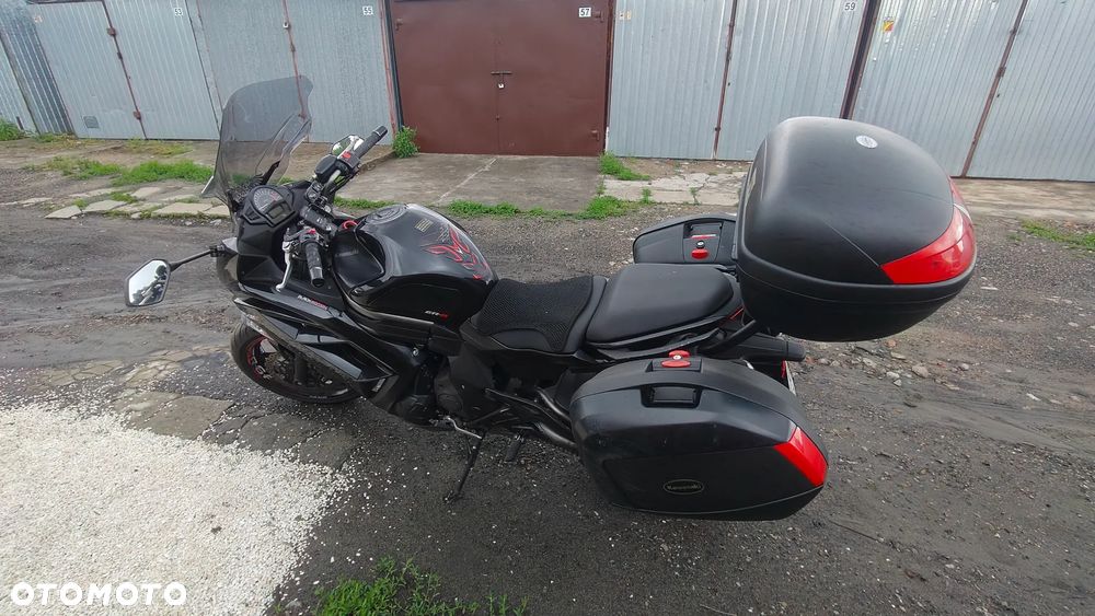 Kawasaki ER - 8