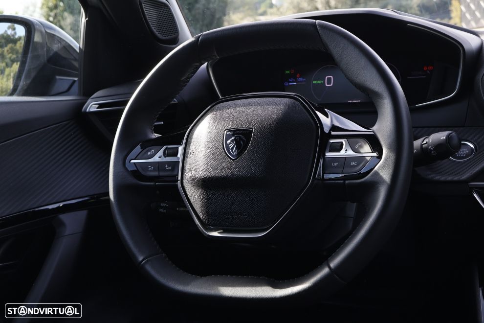 Peugeot e-2008 Allure - 10