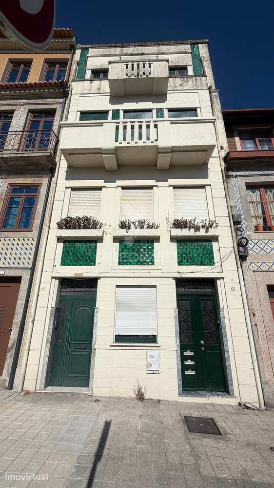 ? T2 Exclusivo na Praça da República | Centro do Porto - Grande imagem: 2/29