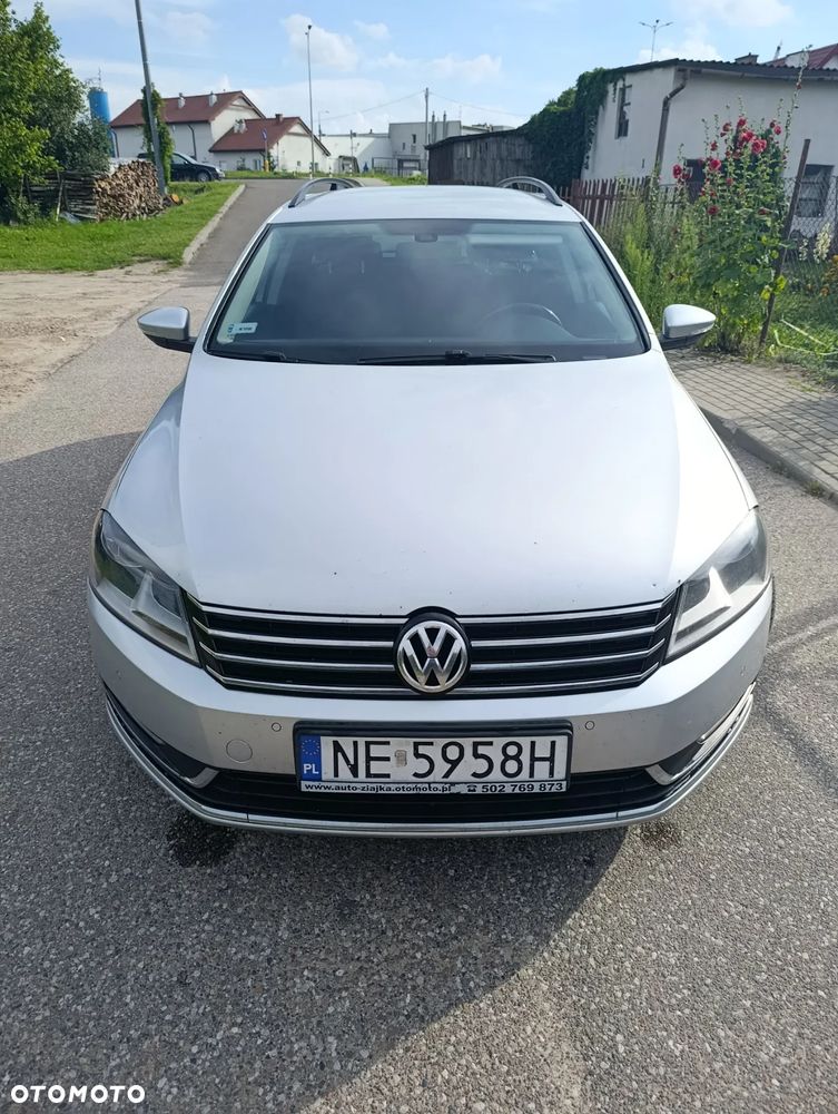 Volkswagen Passat - 1