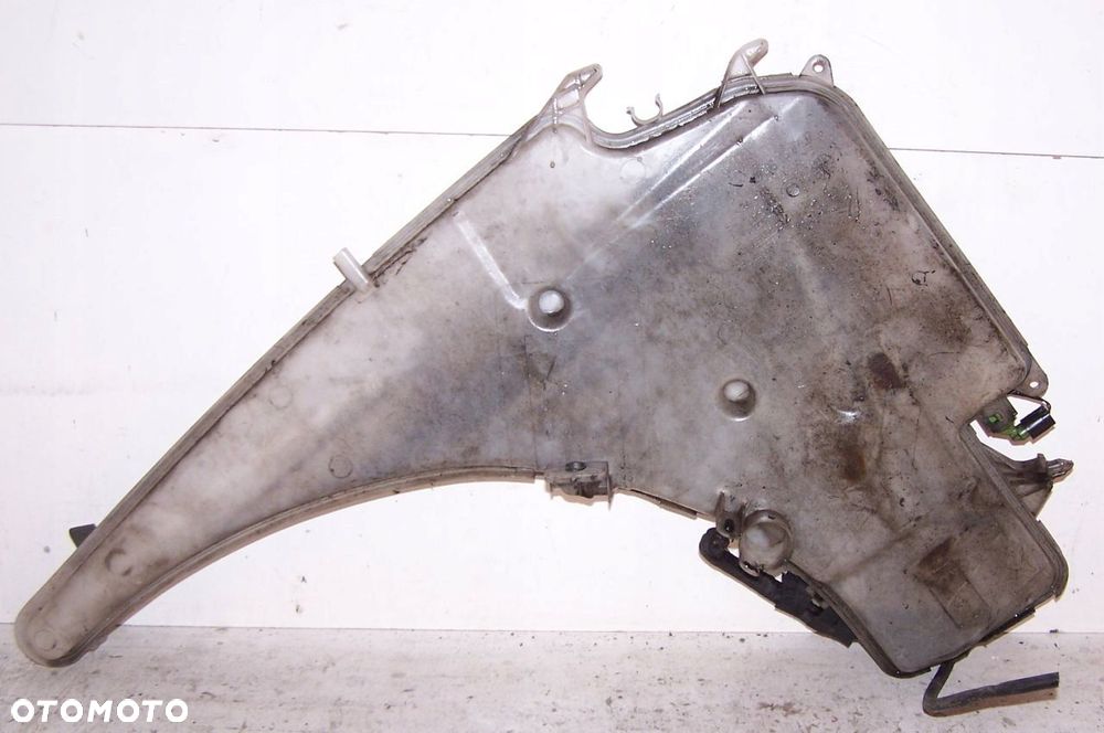 ZBIORNICZEK SPRYSKIWACZY BMW 3 E90 04-11 7124231 - 2