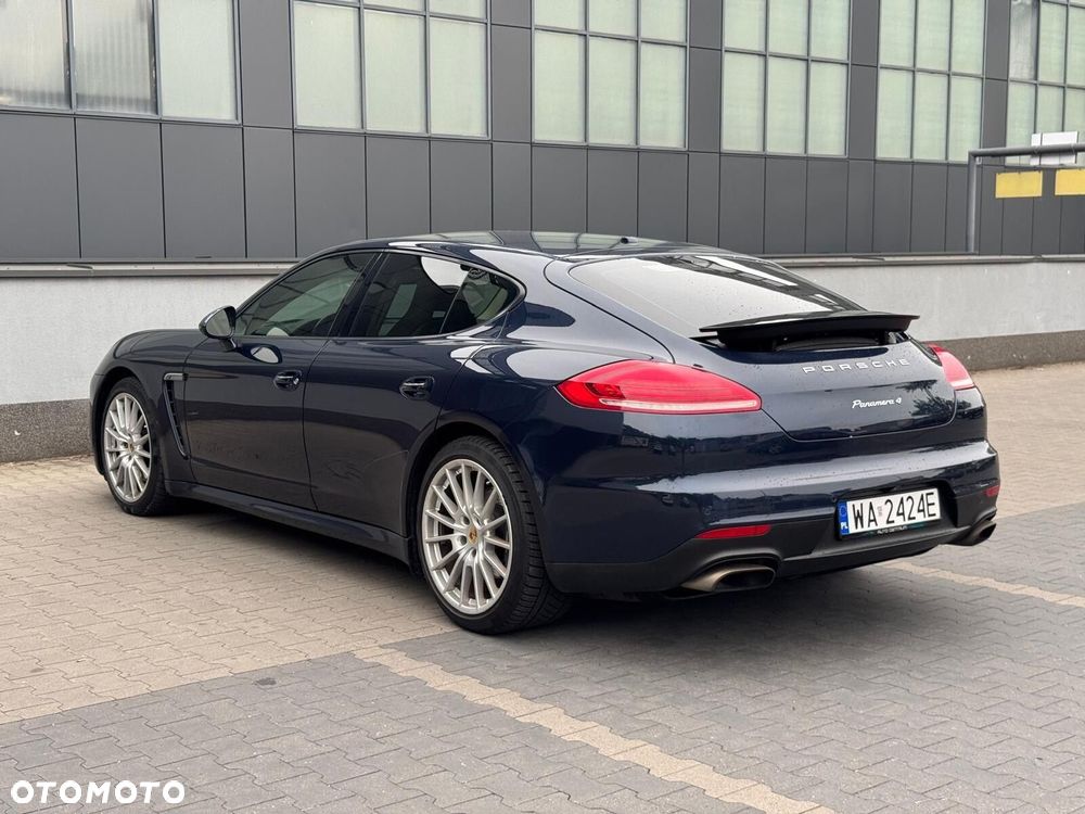 Porsche Panamera 4 - 11