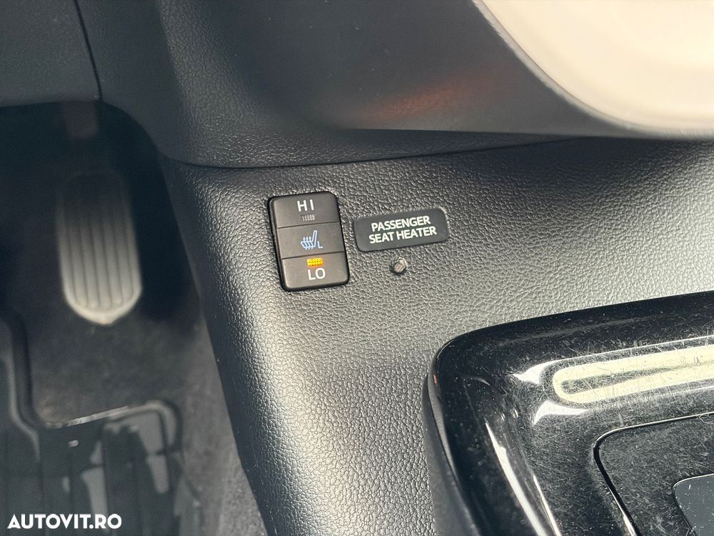 Toyota Prius (Hybrid) Executive - 15