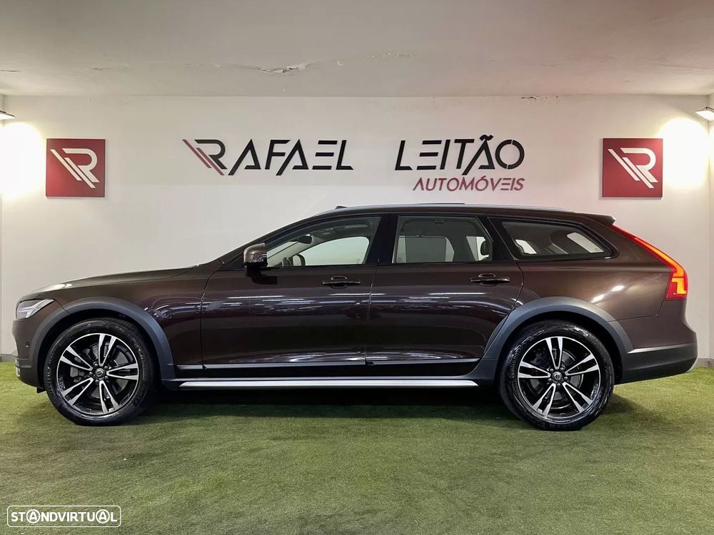 Volvo V90 Cross Country 2.0 D4 Plus AWD Geartronic - 13