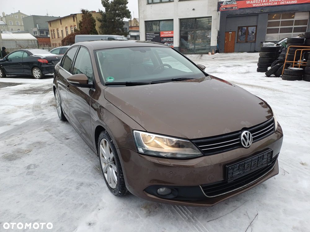 Volkswagen Jetta - 4