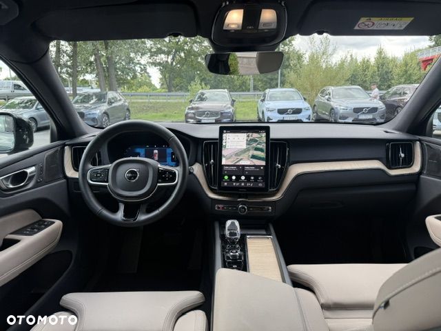 Volvo XC 60 B5 B AWD Plus Dark - 11