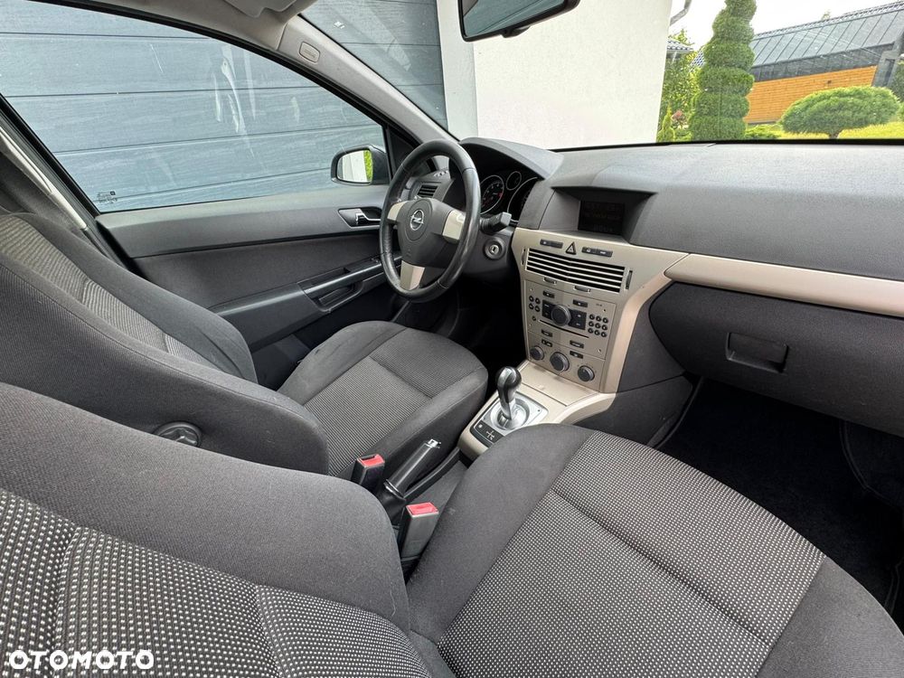 Opel Astra 1.6 Essentia - 17