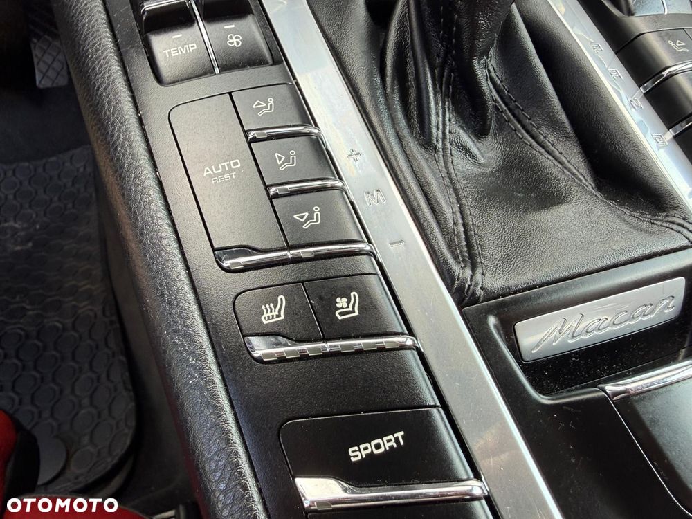 Porsche Macan Turbo PDK - 23