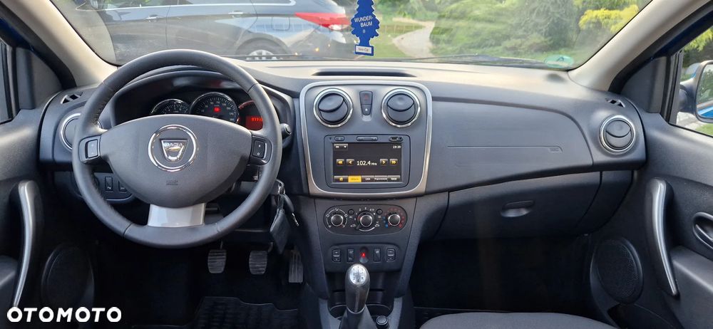 Dacia Sandero TCe 90 Laureate - 11
