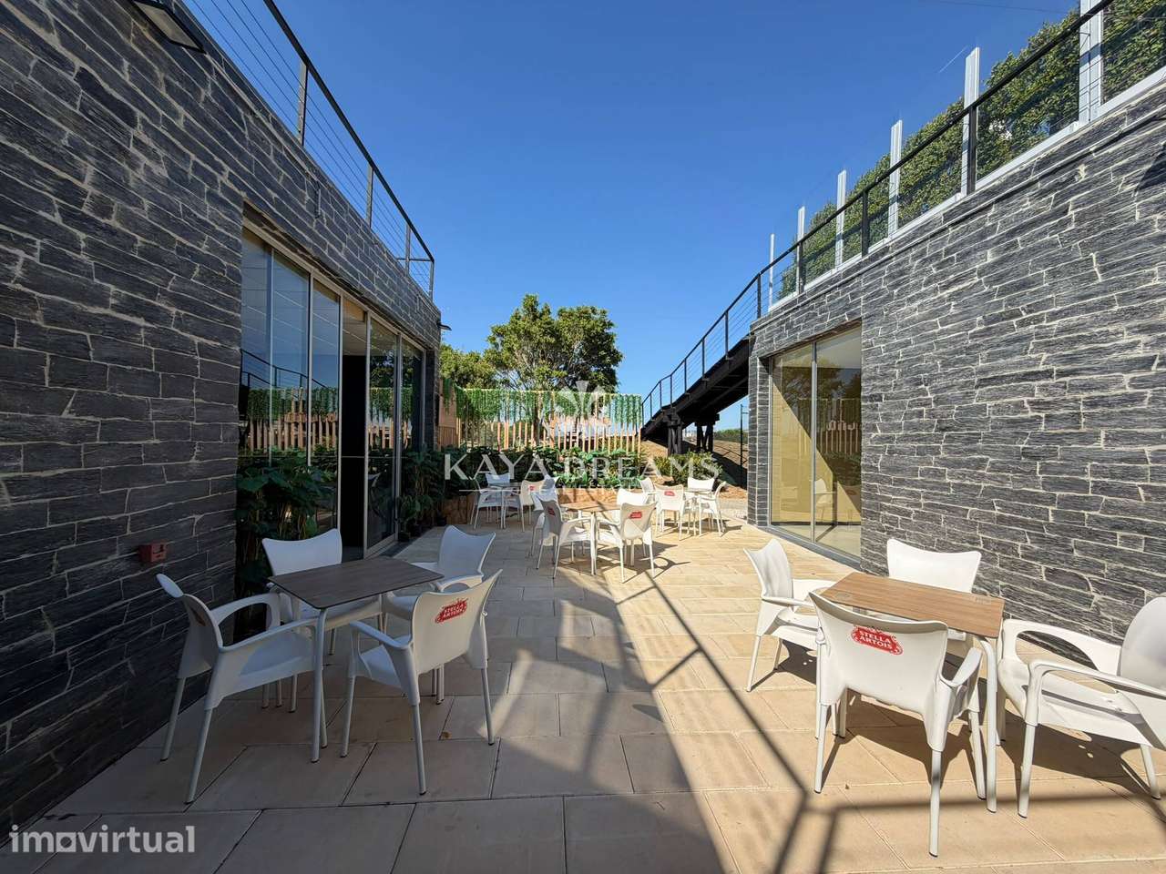 Espaço comercial com potencial para bar, café ou Serviços com espla... - Grande imagem: 5/8