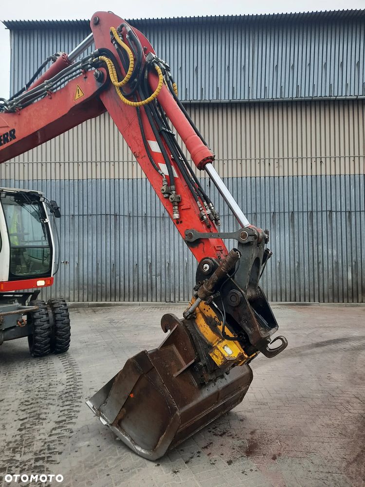 Liebherr 904C - 6