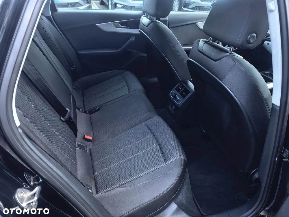 Audi A4 Limousine 35 TFSI mHEV S Line S tronic - 15