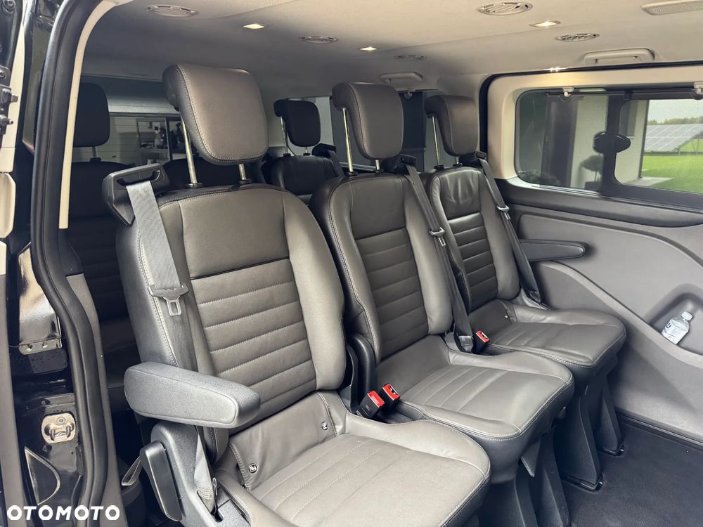 Ford Tourneo Custom - 26