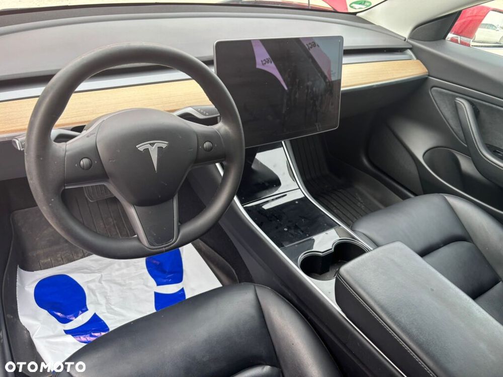 Tesla Model 3 - 8
