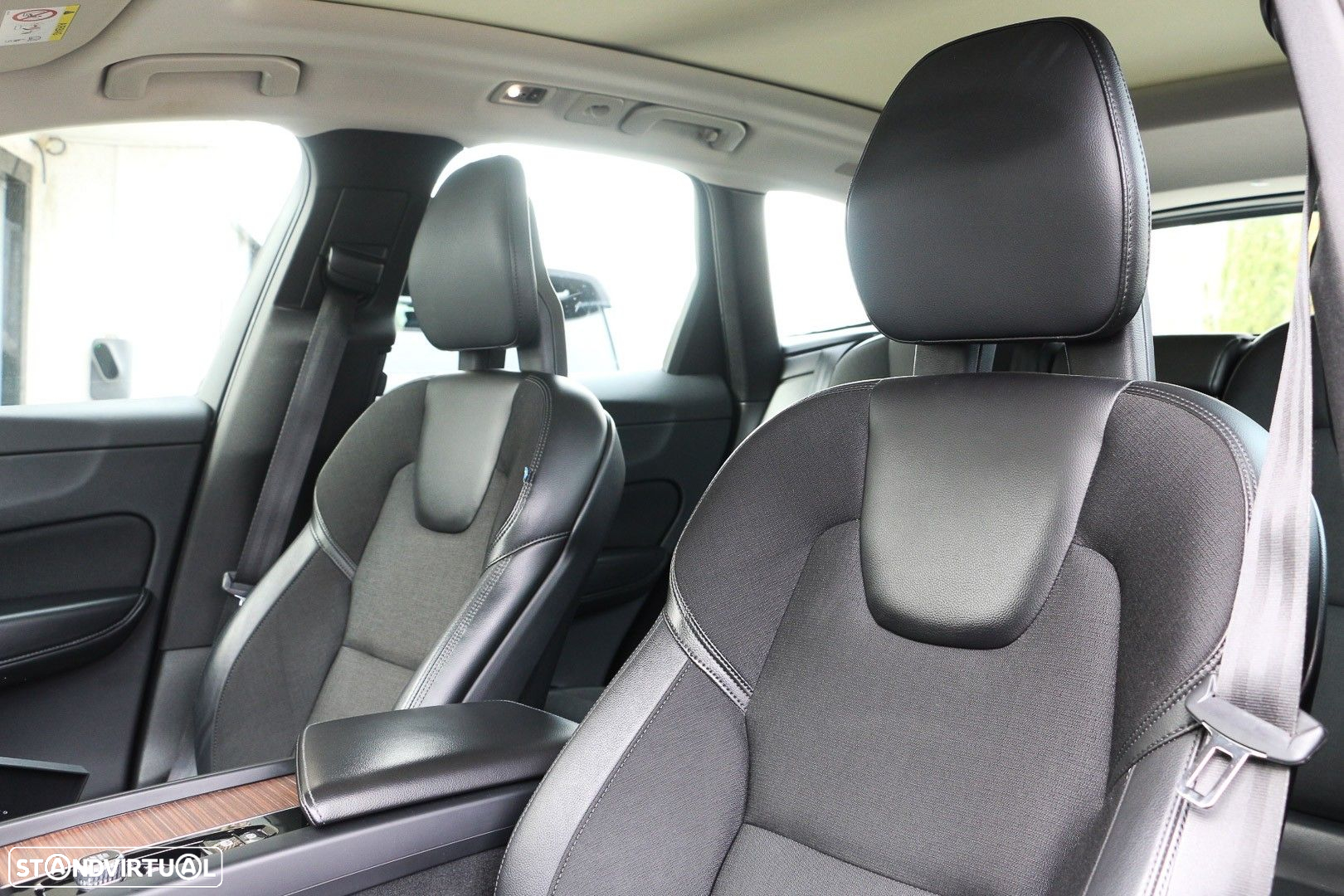 Volvo XC 60 2.0 T8 PHEV Momentum AWD - 19