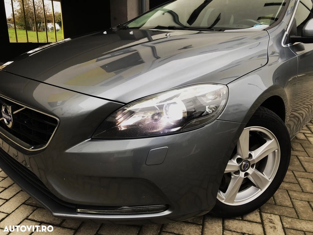 Volvo V40 D3 Geartronic Momentum - 22
