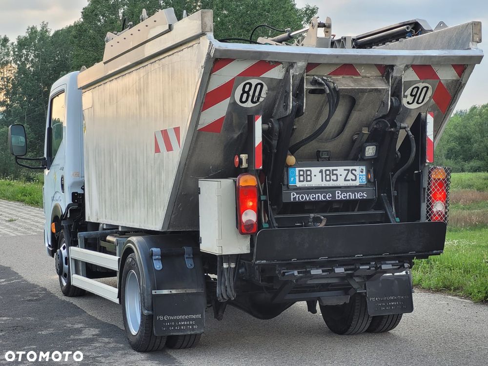 Renault Maxity Cabstar - 28