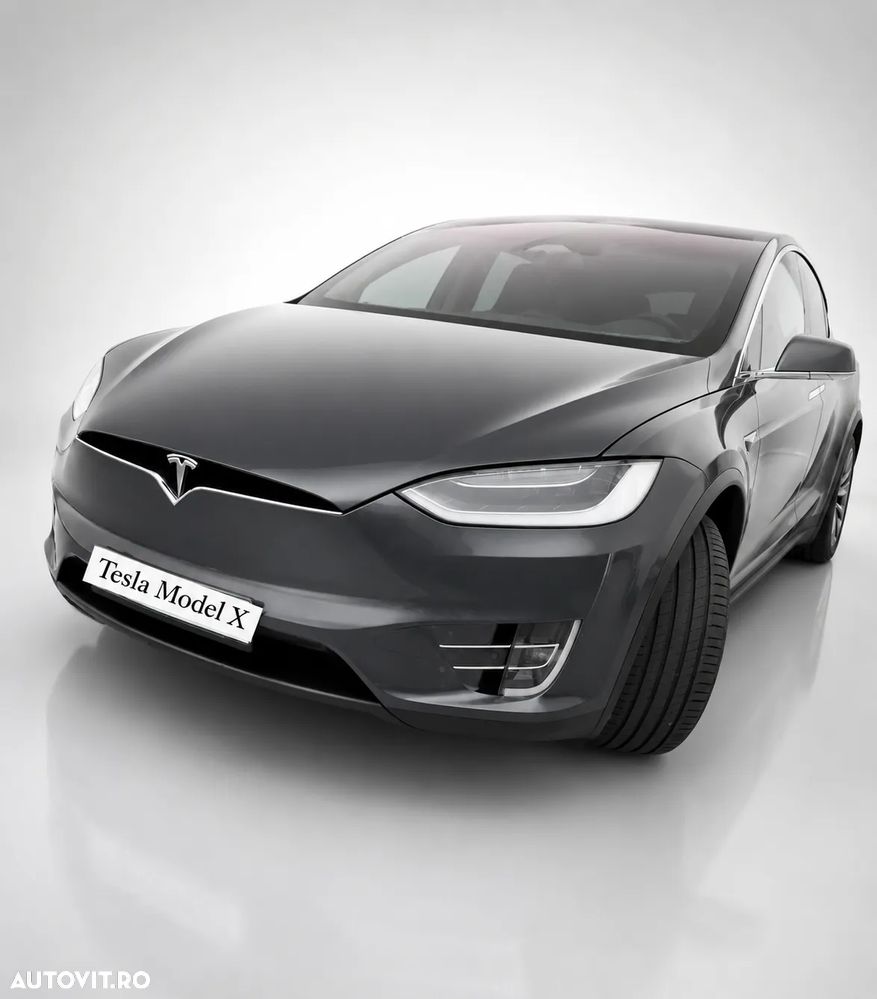 Tesla Model X - 7