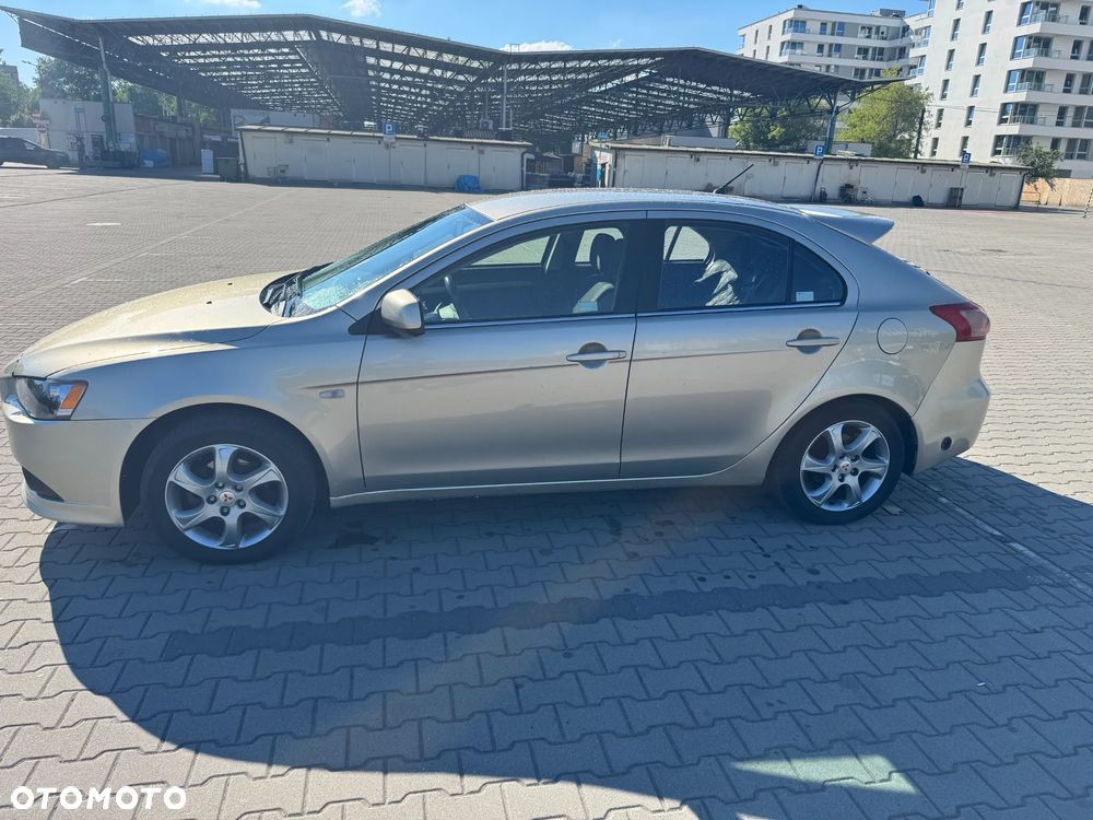 Mitsubishi Lancer 1.8 Invite - 8