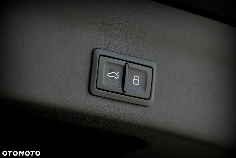 Audi A6 Avant 55 TFSI e quattro S tronic S line - 15