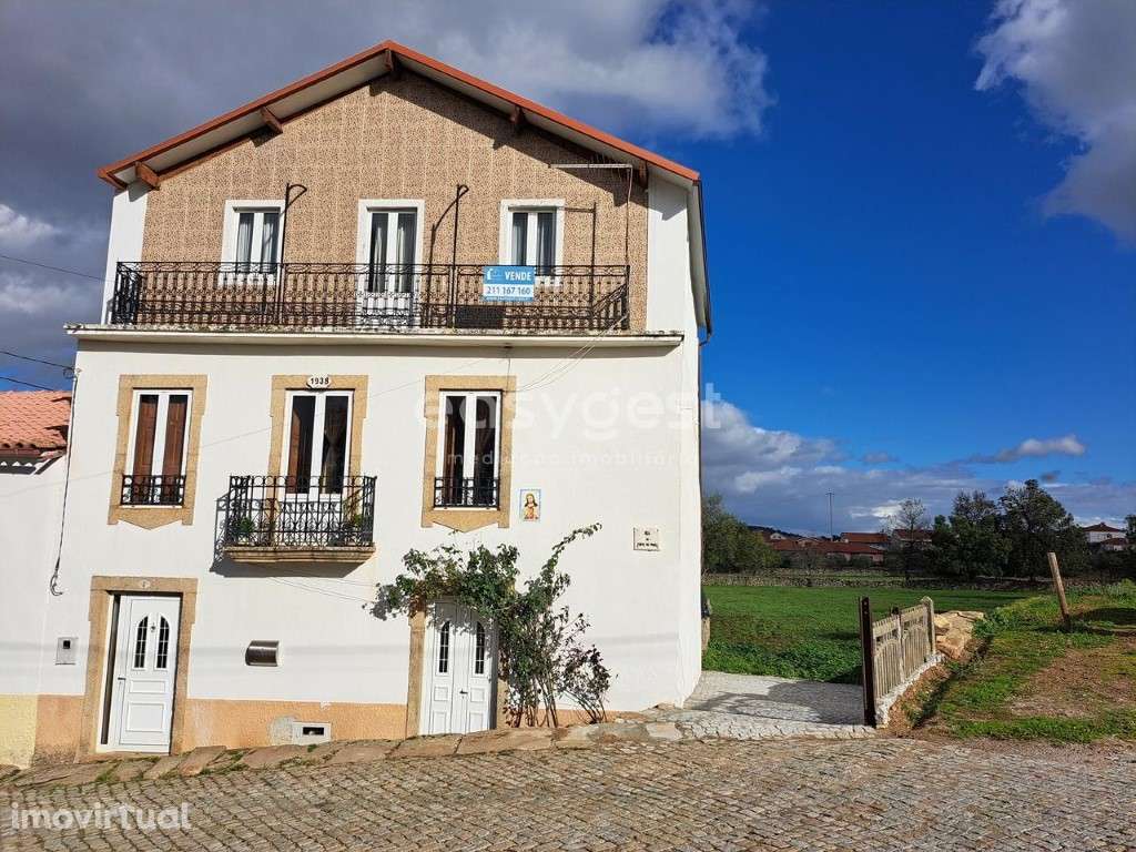 Excelente Moradia T6, com 1 800 m2 de terreno, em Carviçais - Grande imagem: 2/26