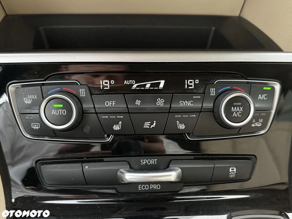 BMW Seria 2 216d - 13