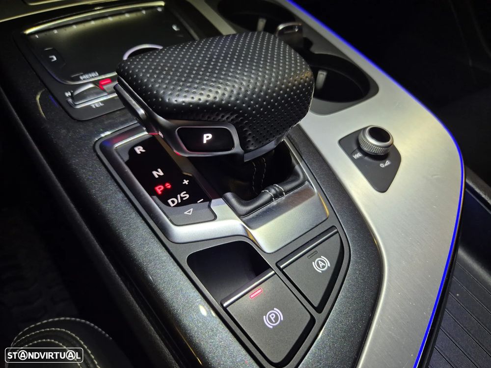 Audi Q7 3.0 TDi quattro S-line Tiptronic 7L - 15