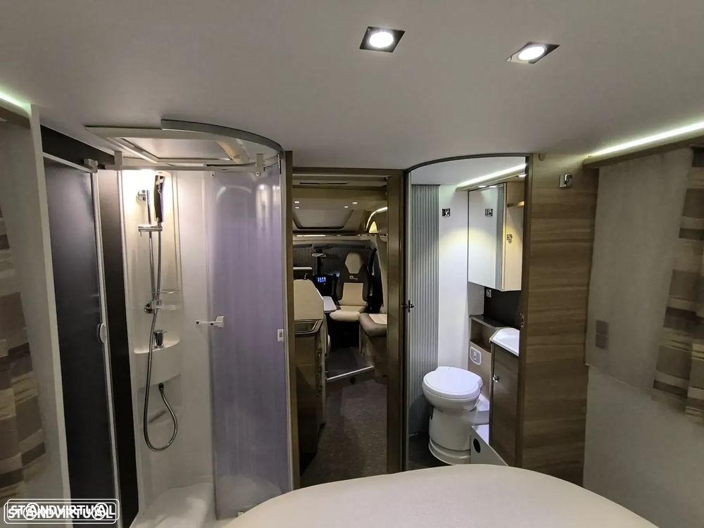 Adria Matrix M670SC 50 Anos 5lugares Cama central e basculante - 27