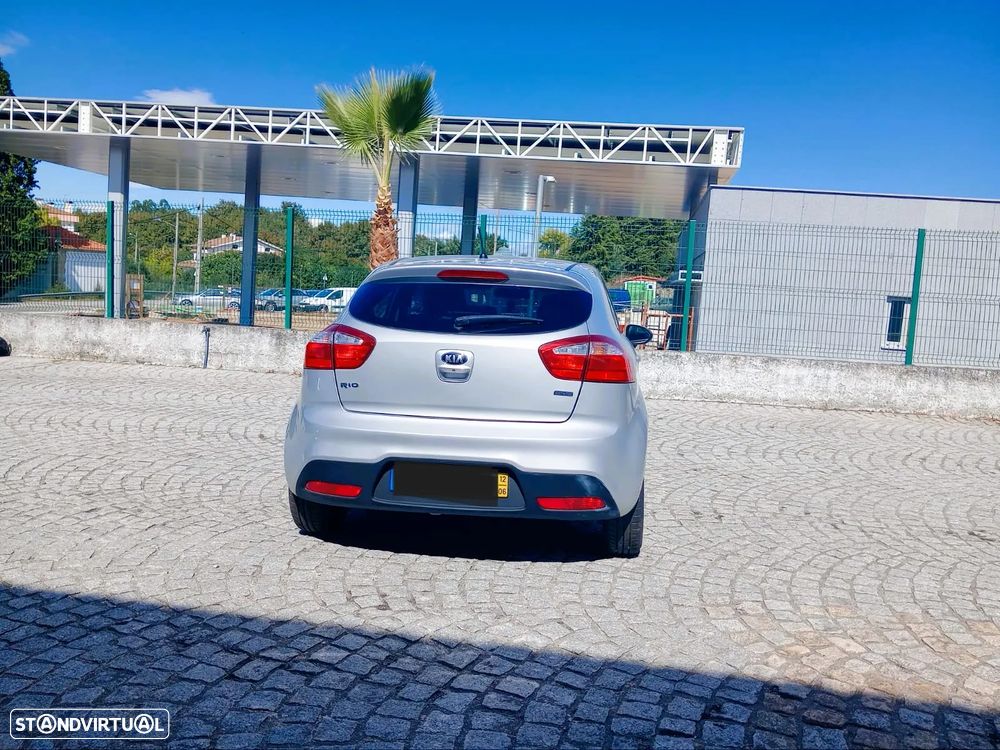 Kia Rio - 6