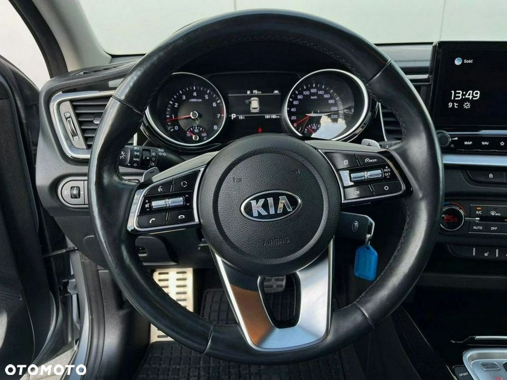 Kia Ceed 1.5 T-GDI Business Line DCT - 19