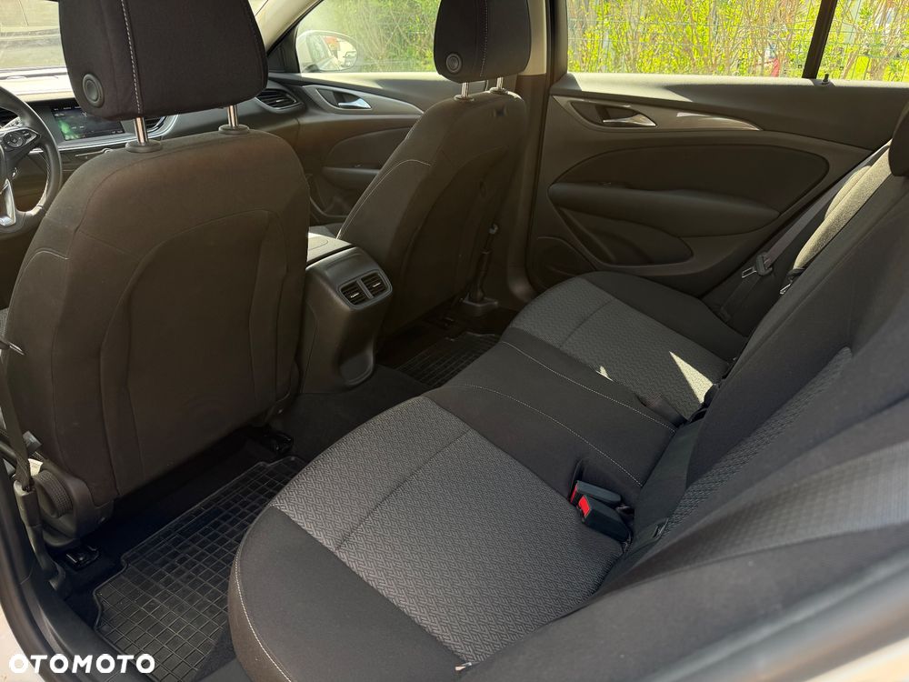 Opel Insignia 1.5 T Exclusive S&S - 23