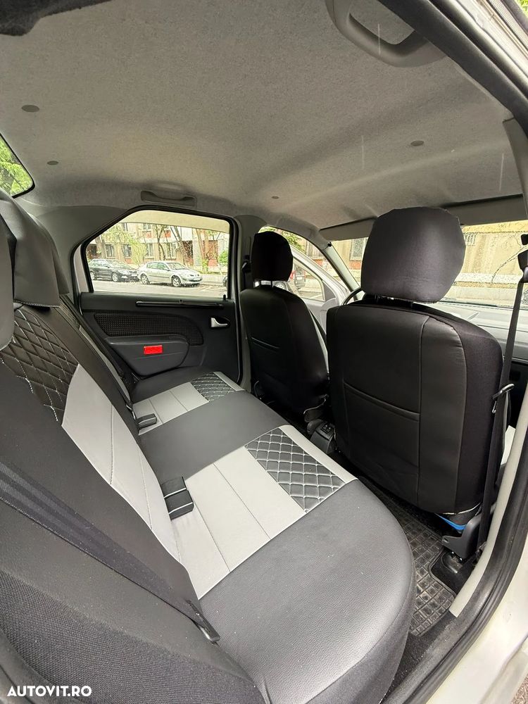 Dacia Logan 1.6 16V Prestige - 15