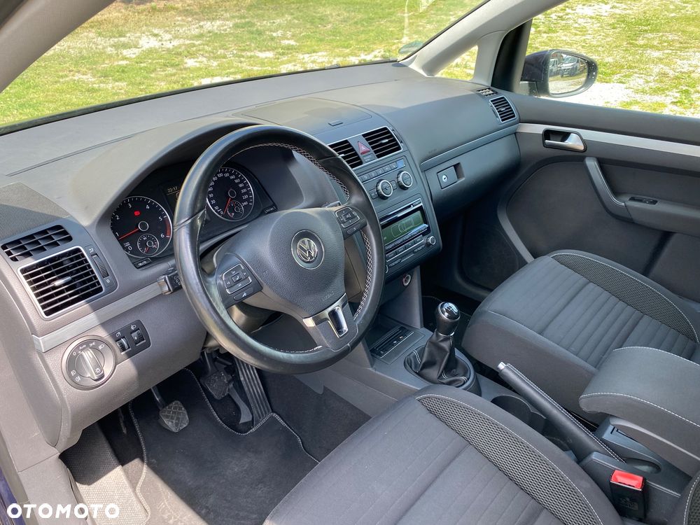 Volkswagen Touran 2.0 TDI DPF BlueMotion Technology Cup - 22