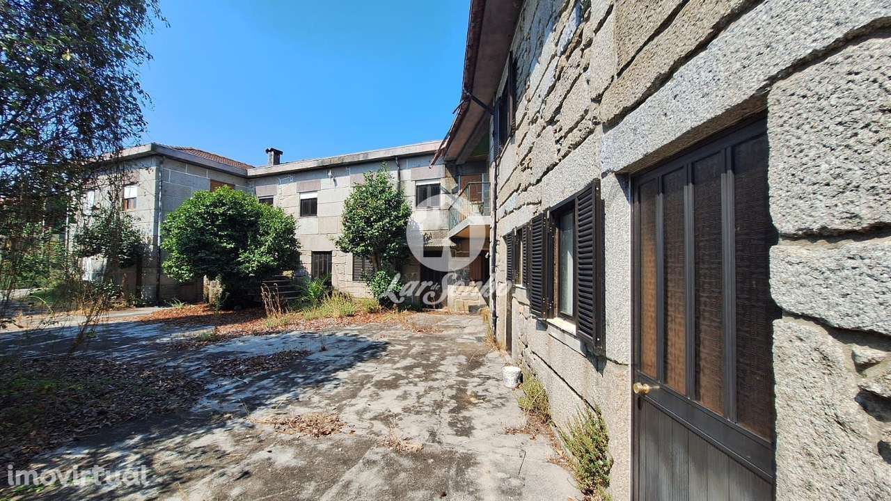 Quinta com 2 moradias e terreno de 5.250m2 em Ruivães - Grande imagem: 3/24