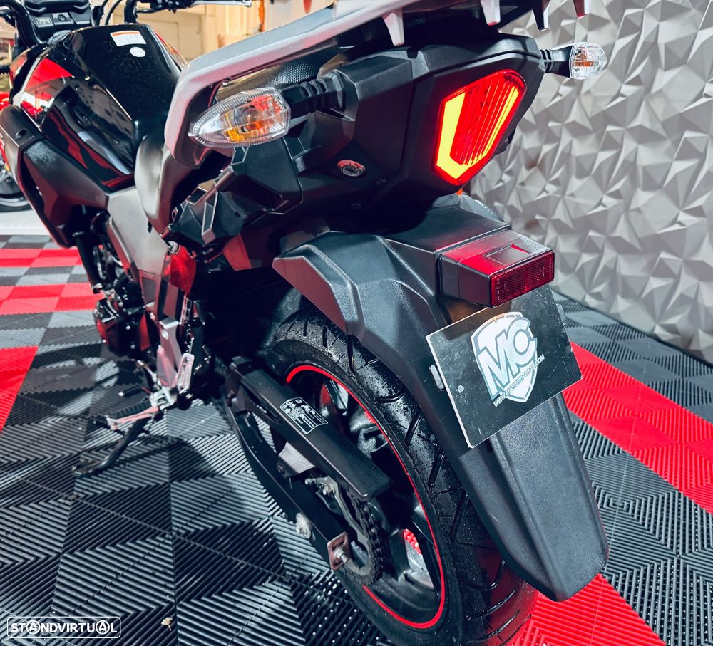 Suzuki V DL STROM 250 - 13