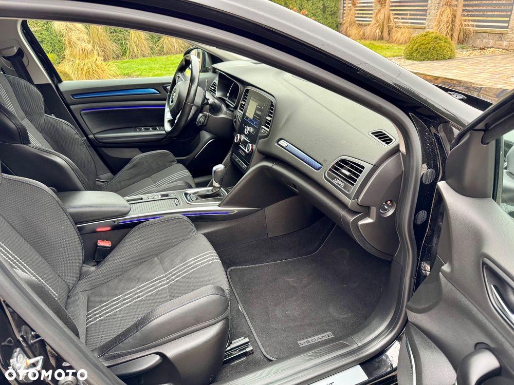 Renault Megane ENERGY TCe 205 EDC GT - 28