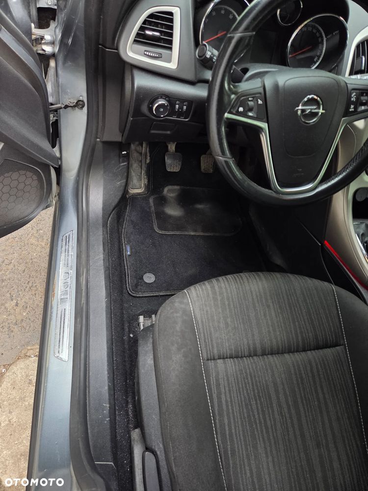 Opel Astra 1.6 Enjoy - 12