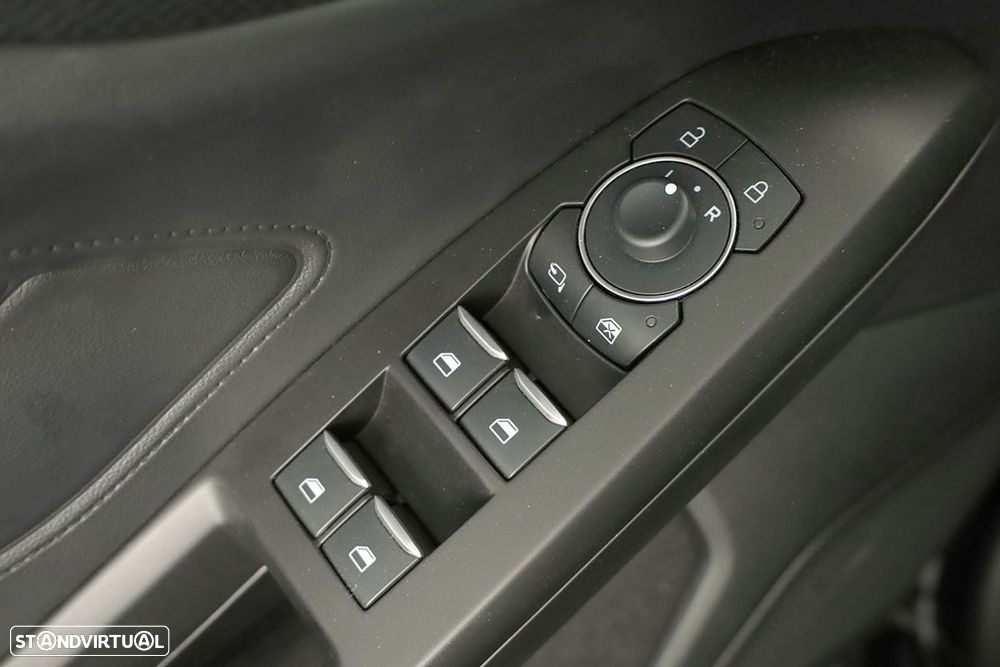 Ford Focus 1.0 EcoBoost MHEV ST-Line X - 18