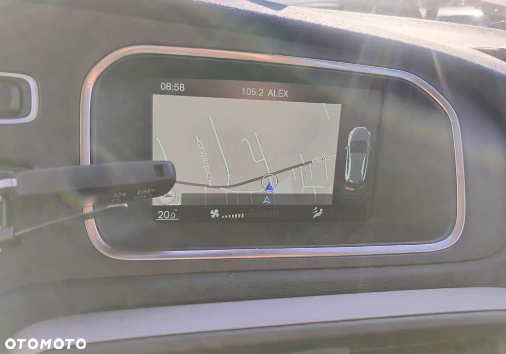 Volvo V40 Cross Country - 14