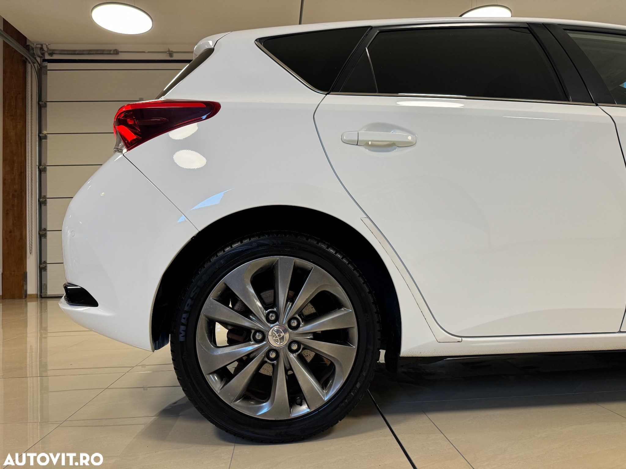 Toyota Auris 1.8 L VVT-i Hybrid Luna - 25