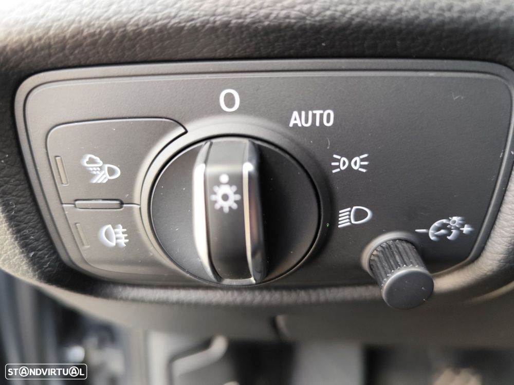 Audi A3 Sportback 30 TDI Design - 15