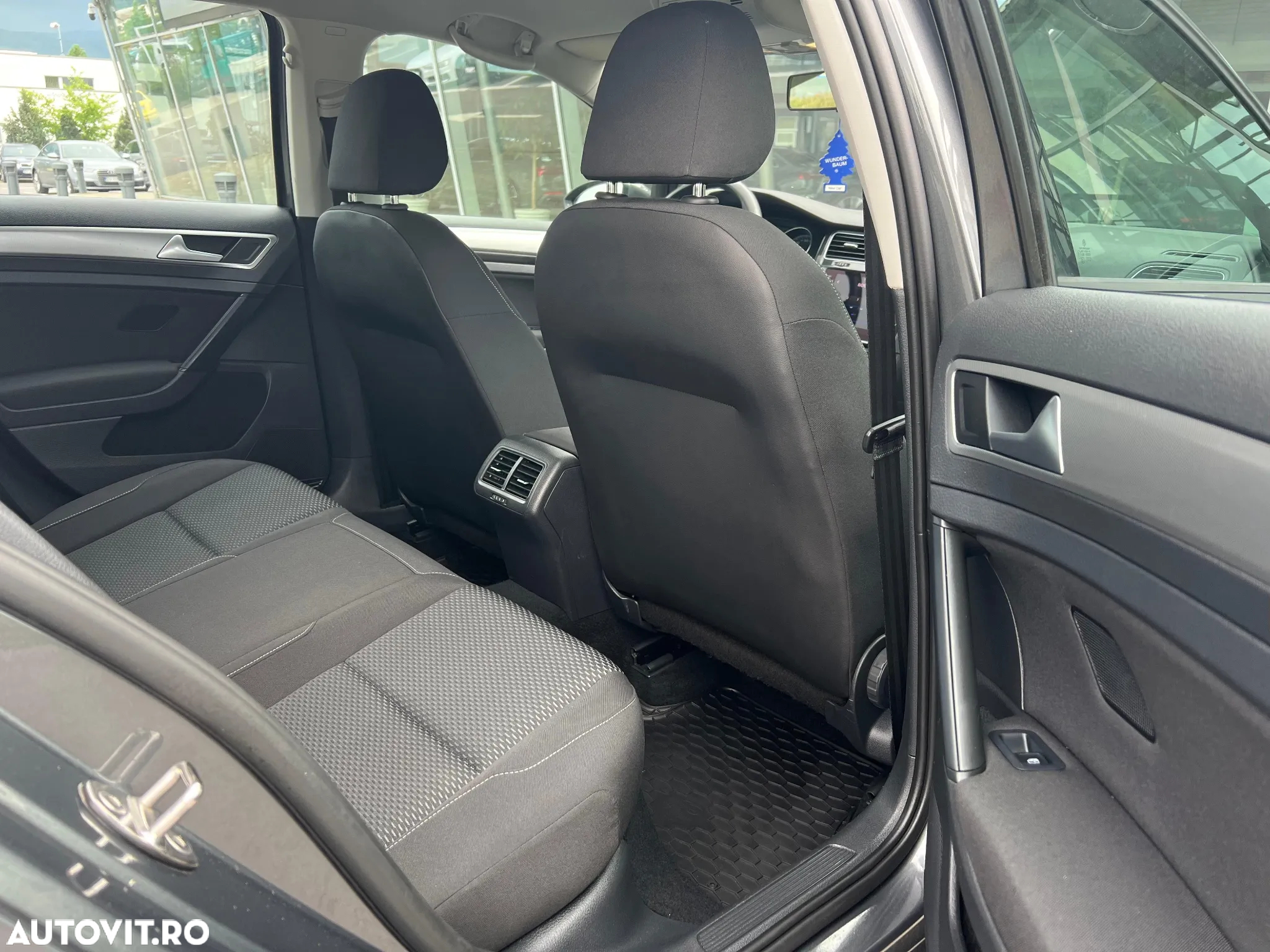 Volkswagen Golf 1.6 TDI Comfortline - 24