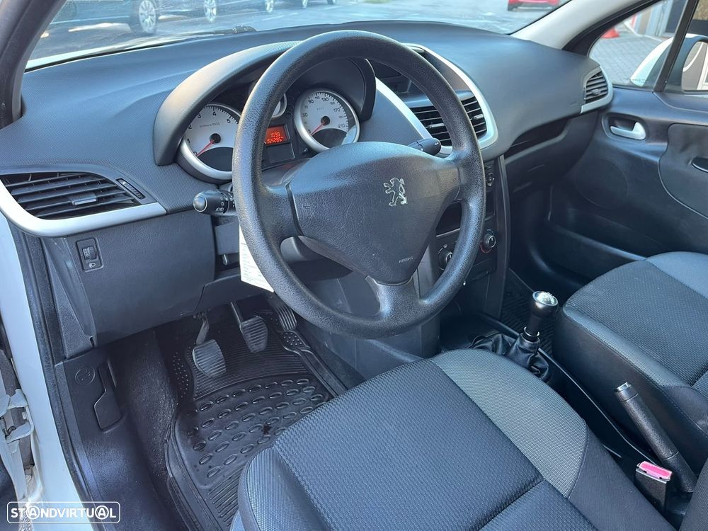 Peugeot 207 1.4 16V Active - 13