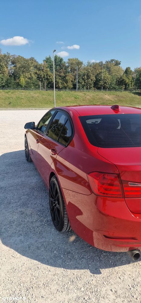 BMW Seria 3 320i Sport Line - 4