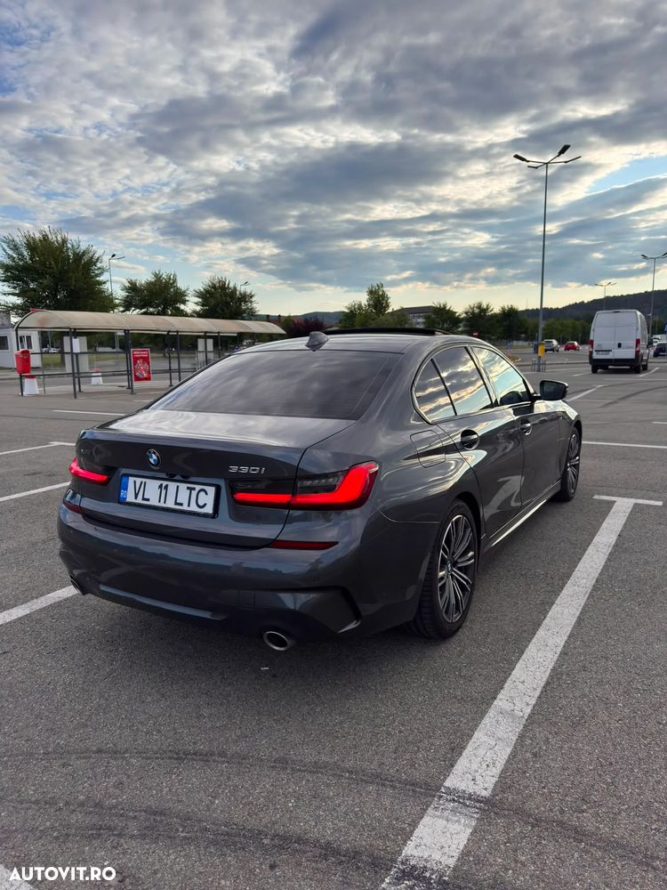 BMW Seria 3 330i xDrive AT - 5